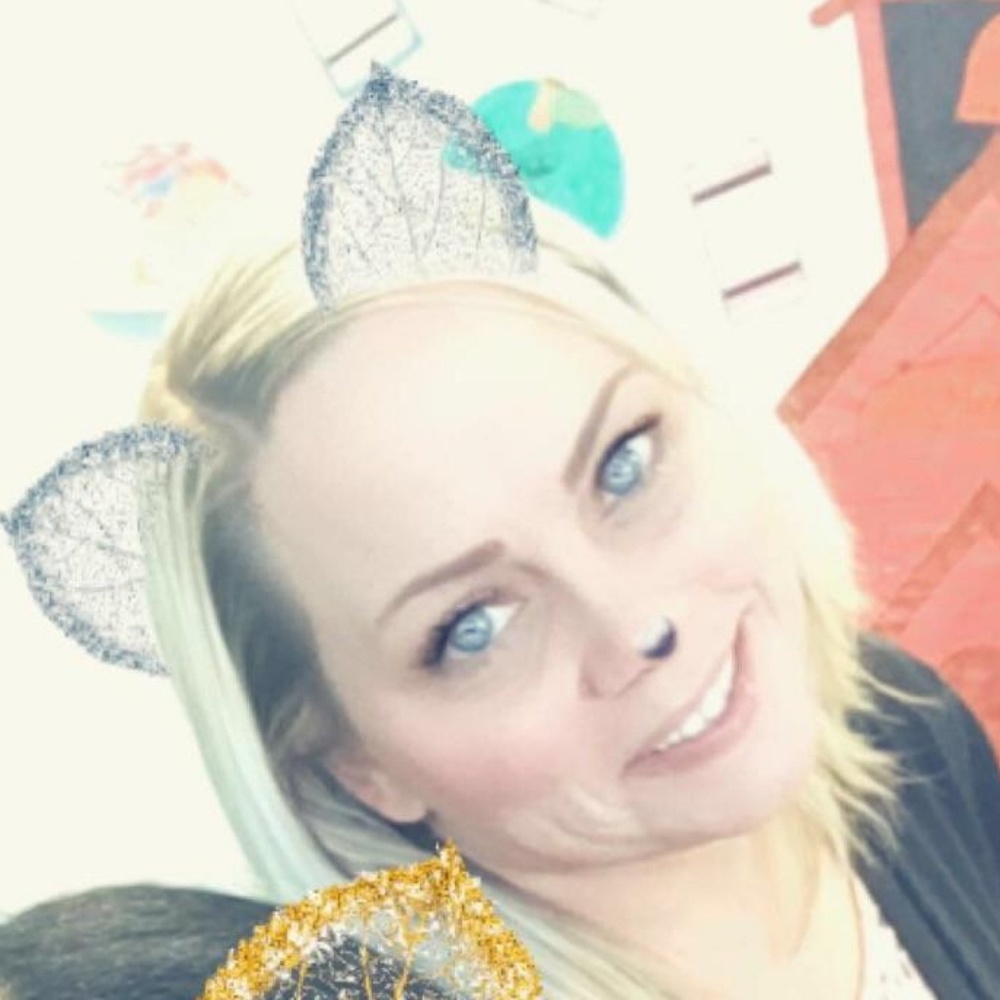 Meet your Posher, Crystal